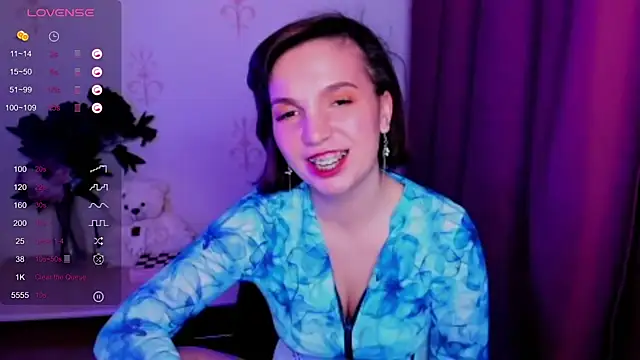 Snapshot of KindHazelHere_ chatting on November 2025 06:12:01 AM KindHazelHere online show from November 2025 06:12:01 AM