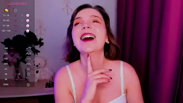 Snapshot of KindHazelHere_ chatting on November 2025 12:24:02 AM KindHazelHere online show from November 2025 12:24:02 AM