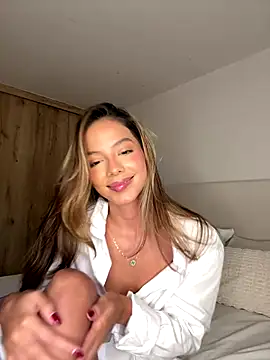 Bella cutte  online show from October 2025 12:40:02 AM