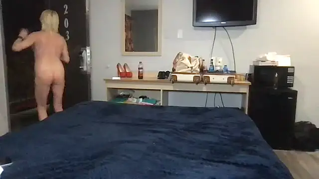 TiffaneyLove online show from March 2026 03:45:01 AM