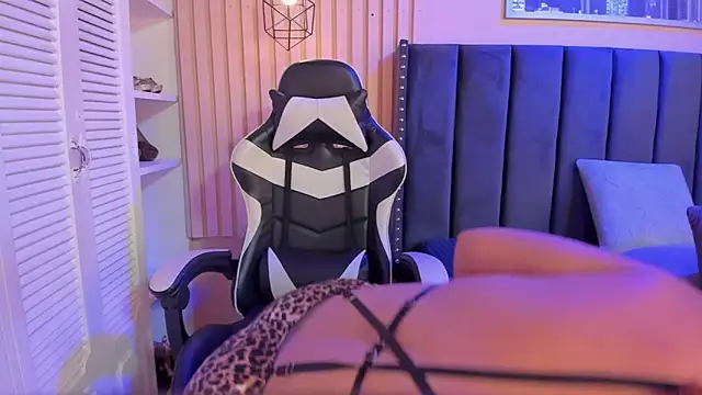 ashlye miller  online show from November 2025 04:26:02 AM