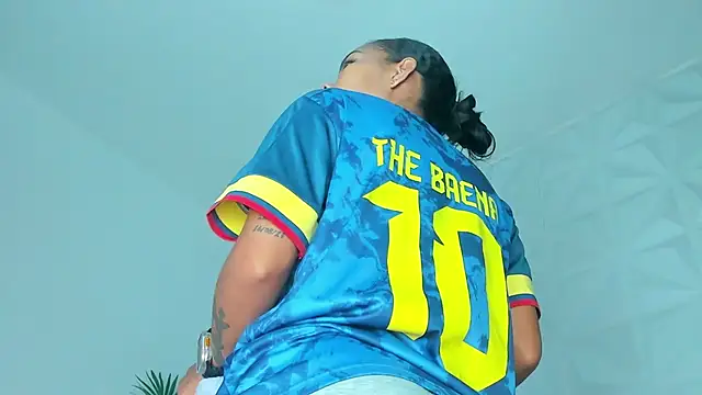 Hellen Sky online show from November 2025 07:03:03 PM