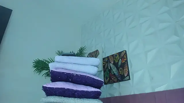 Hellen Sky online show from January 2026 07:04:01 PM