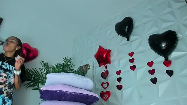 Hellen Sky online show from March 2026 07:04:02 PM