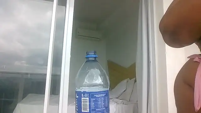 Snapshot of biancabombombbw chatting on January 2025 03:36:01 PM biancabombombbw online show from January 2025 03:36:01 PM