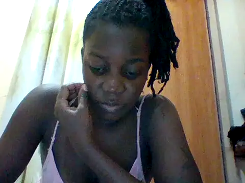 Snapshot of Alessandrajenna chatting on September 2025 05:35:01 PM Alessandrajenna online show from September 2025 05:35:01 PM