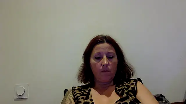 Snapshot of feline27 chatting on October 2025 08:22:01 PM feline27 online show from October 2025 08:22:01 PM