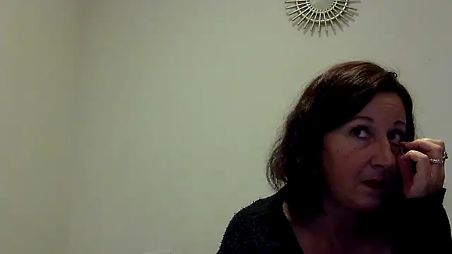 Snapshot of feline27 chatting on November 2025 08:42:01 PM feline27 online show from November 2025 08:42:01 PM