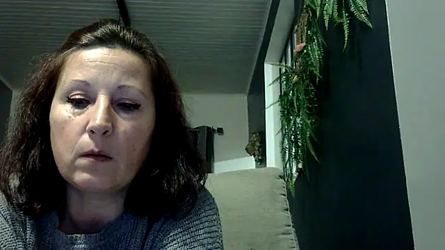 Snapshot of feline27 chatting on December 2025 04:47:02 PM feline27 online show from December 2025 04:47:02 PM