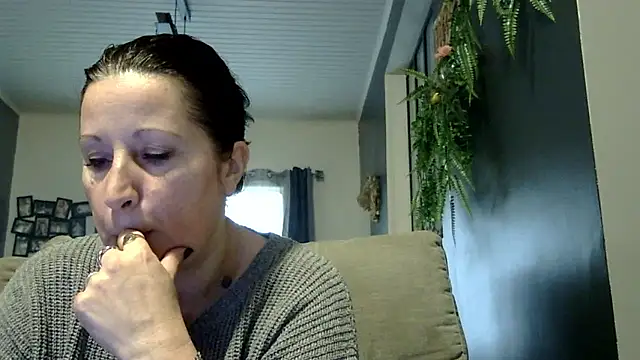 Snapshot of feline27 chatting on January 2026 12:42:01 PM feline27 online show from January 2026 12:42:01 PM