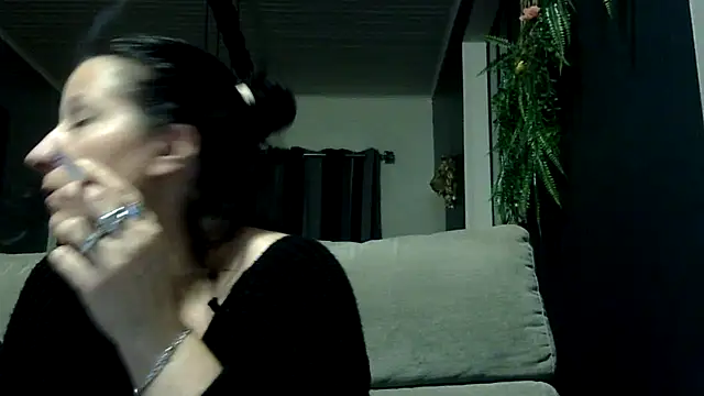 Snapshot of feline27 chatting on January 2026 10:19:02 PM feline27 online show from January 2026 10:19:02 PM