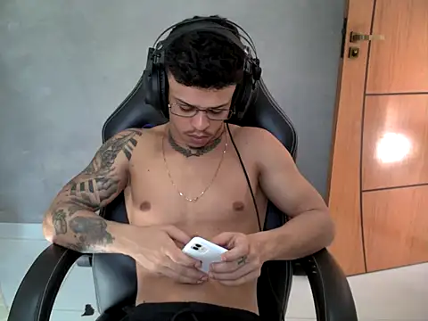 Gust027 online show from April 2026 04:36:02 PM