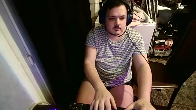 Snapshot of Bebemickey75 chatting on February 2025 10:31:01 PM Bebemickey75 online show from February 2025 10:31:01 PM