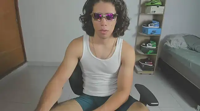 imtonny19 online show from February 2025 01:43:02 AM