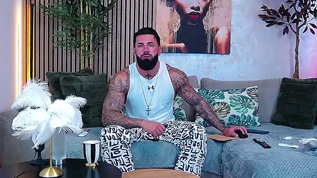 Snapshot of masterkingofmusclee chatting on June 2026 08:39:01 AM masterkingofmusclee online show from June 2026 08:39:01 AM