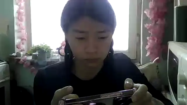 CarlyJoy online show from December 2025 08:00:01 AM