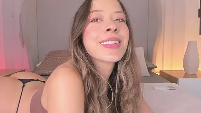 chloe d online show from November 2025 01:00:01 PM