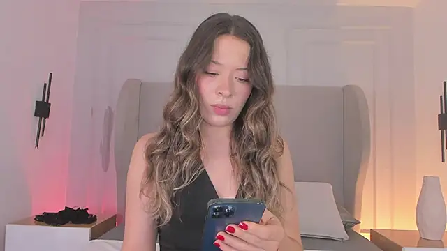 chloe d online show from November 2025 01:01:01 PM