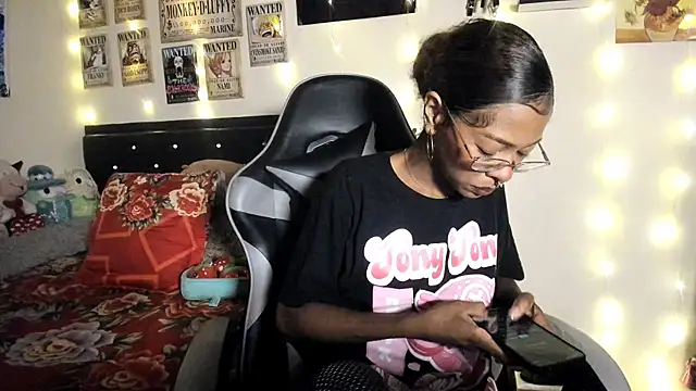 Cristal Jonasxh online show from November 2025 04:24:02 AM