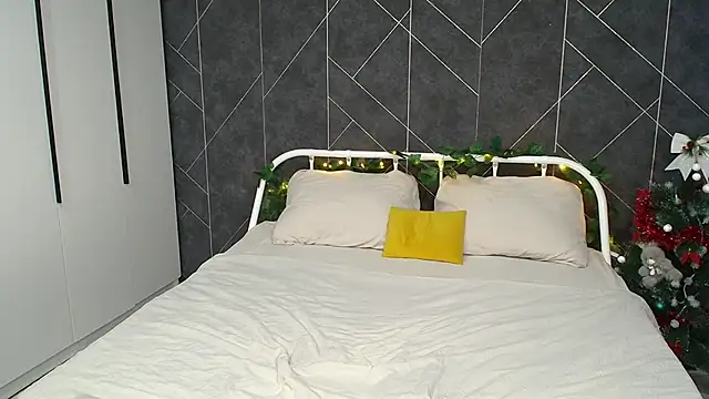 Snapshot of KathrineBerry chatting on January 2026 06:28:02 AM KathrineBerry online show from January 2026 06:28:02 AM