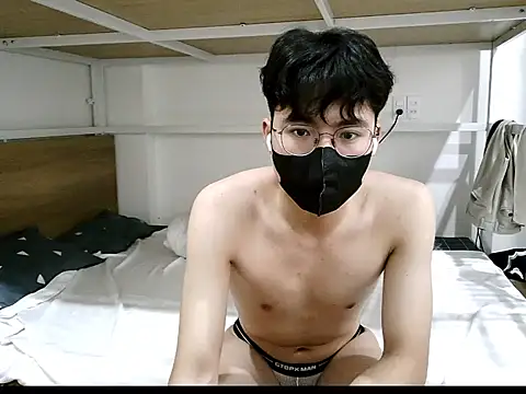 Gwencloudy online show from February 2026 05:01:02 AM