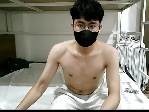 Gwencloudy online show from February 2026 09:19:01 AM