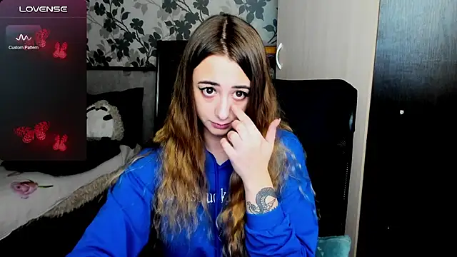 Snapshot of weakness4u chatting on October 2025 03:18:02 AM weakness4u online show from October 2025 03:18:02 AM