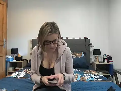 Madame Callie online show from April 2026 12:38:02 PM