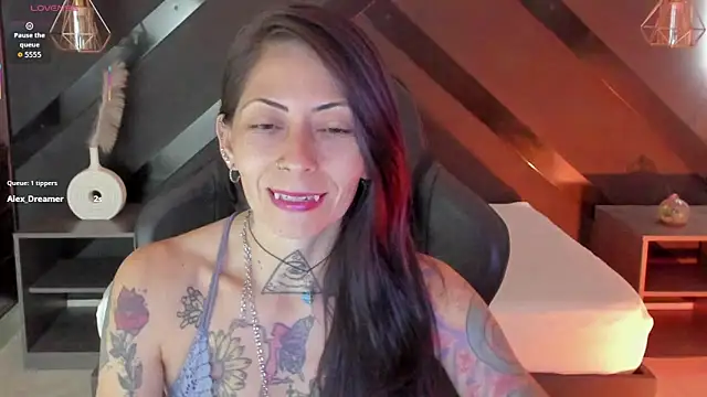 dark gotica online show from February 2026 07:12:01 PM