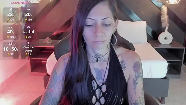 Snapshot of dark_gotica chatting on June 2026 07:14:02 PM dark gotica online show from June 2026 07:14:02 PM