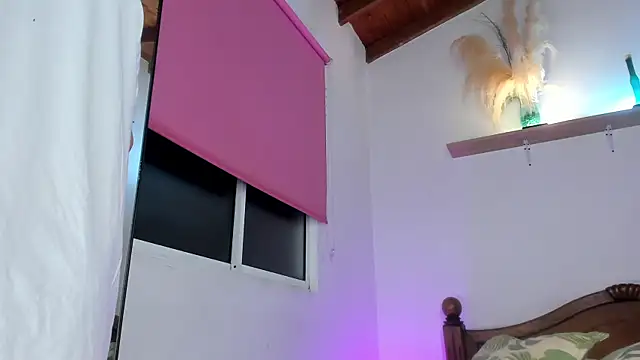 Snapshot of Juan_Castano chatting on October 2025 07:44:01 AM Juan Castano online show from October 2025 07:44:01 AM