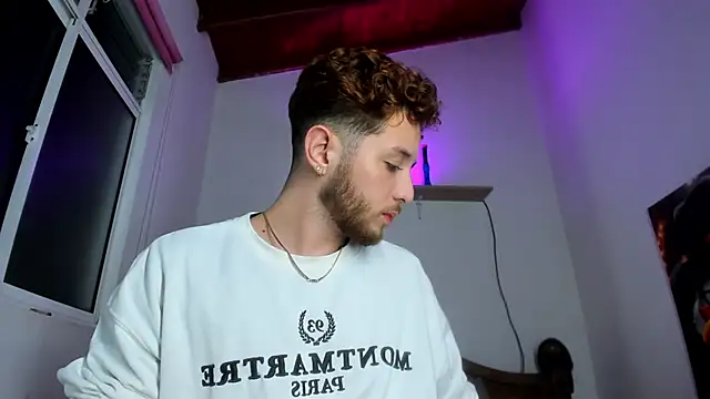 Snapshot of Juan_Castano chatting on October 2025 08:16:02 AM Juan Castano online show from October 2025 08:16:02 AM