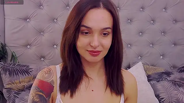 Snapshot of MeIisaLove chatting on November 2025 02:38:01 PM MeIisaLove online show from November 2025 02:38:01 PM