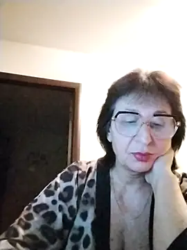 AlbinaXPretty online show from November 2025 07:47:02 PM