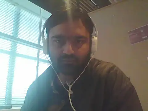 JohnBond009 online show from April 2026 05:31:02 PM