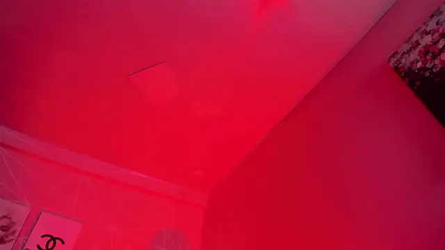 dolly zoe online show from November 2025 10:12:01 PM