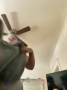 Snapshot of xocrybaby chatting on November 2025 05:28:02 PM xocrybaby online show from November 2025 05:28:02 PM