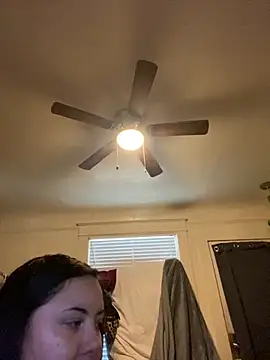 Snapshot of xocrybaby chatting on November 2025 08:54:02 PM xocrybaby online show from November 2025 08:54:02 PM