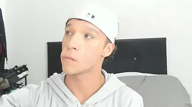 Snapshot of angelcortes chatting on January 2025 12:37:02 AM angelcortes online show from January 2025 12:37:02 AM