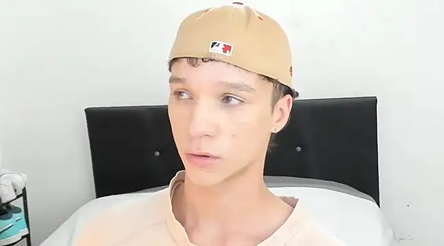 Snapshot of angelcortes chatting on January 2025 07:43:01 PM angelcortes online show from January 2025 07:43:01 PM