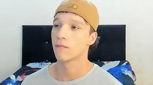 Snapshot of angelcortes chatting on January 2025 02:07:01 PM angelcortes online show from January 2025 02:07:01 PM