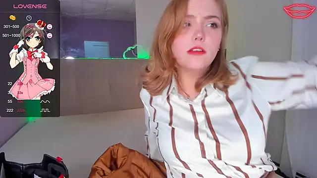 Snapshot of DellaRowe chatting on December 2025 01:05:02 PM DellaRowe online show from December 2025 01:05:02 PM