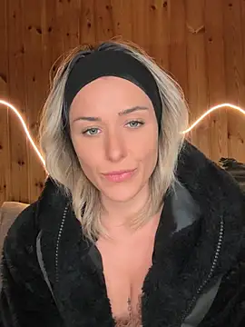 petrouchkaaa  online show from February 2026 09:04:01 PM