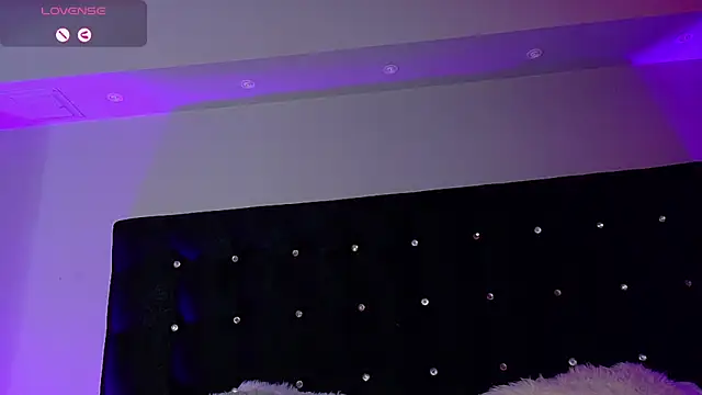 Snapshot of charlotteeruss chatting on February 2025 09:17:02 PM charlotteeruss online show from February 2025 09:17:02 PM