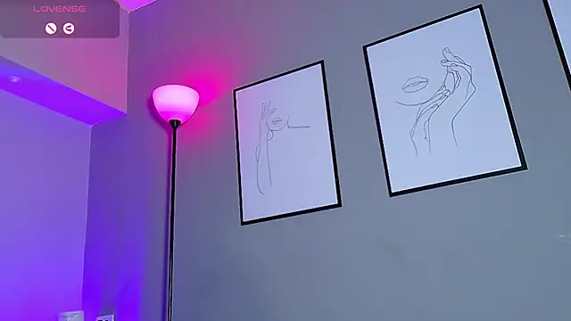 Snapshot of charlotteeruss chatting on February 2025 08:58:02 PM charlotteeruss online show from February 2025 08:58:02 PM