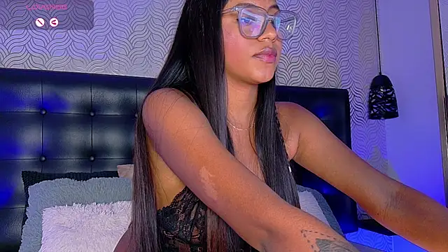 Snapshot of charlotteeruss chatting on March 2025 09:23:02 PM charlotteeruss online show from March 2025 09:23:02 PM