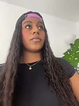 charlotteeruss online show from February 2026 06:20:01 PM