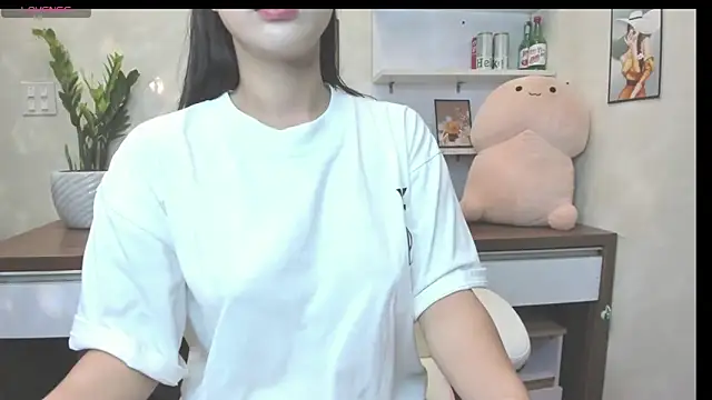 Snapshot of Mimini- chatting on October 2025 04:18:02 AM Mimini- online show from October 2025 04:18:02 AM