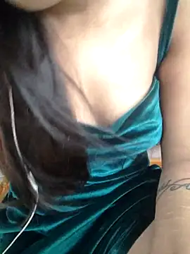 Snapshot of Roshni_98 chatting on February 2025 05:34:02 AM Roshni 98 online show from February 2025 05:34:02 AM