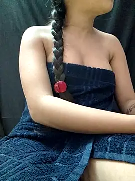 Snapshot of Roshni_98 chatting on July 2026 07:31:01 PM Roshni 98 online show from July 2026 07:31:01 PM